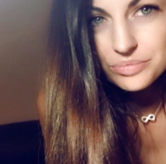 Meet your Posher, Tiana - Picture 1 of 1